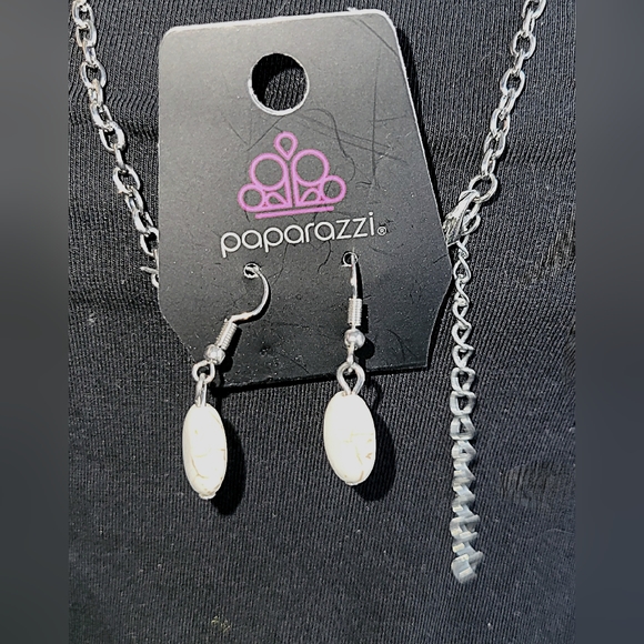 Bundle of NWT Paparazzi necklaces. - Picture 7 of 9